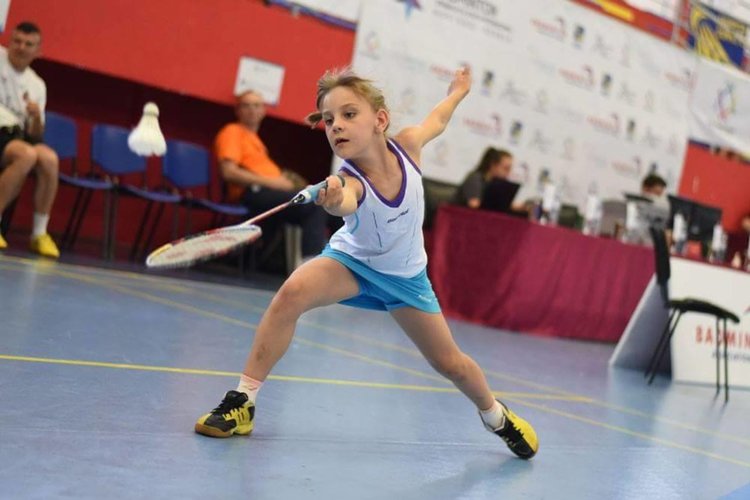 С 9 завоювани  медала и поне 6 изпуснати се върнаха бадминтонистите ни от Сърбия