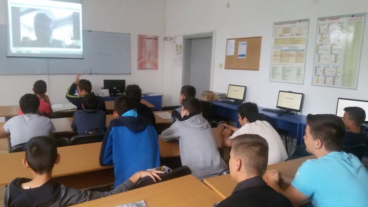 Виртуален конферентен час за ученици от Електрониката, част от австрийския им стаж