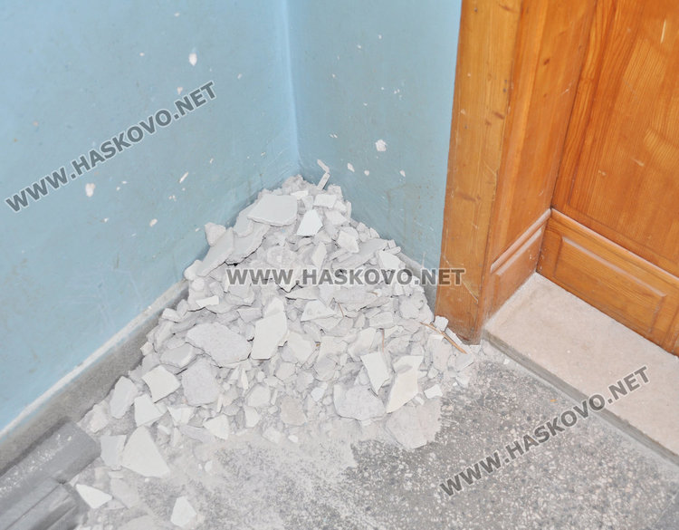 8-етажен саниран блок в Орфей протече до шестия, готвят подписка