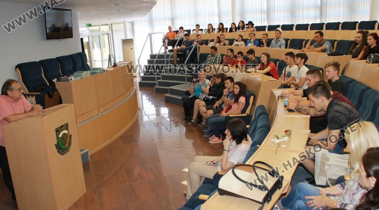 Бояна Иванова - първенец на Випуск 2017 на СУ "Л.Каравелов"