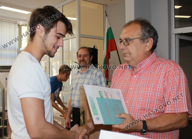 Бояна Иванова - първенец на Випуск 2017 на СУ "Л.Каравелов"