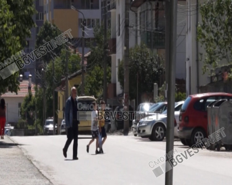 Камиони профучават с над 80 километра в час покрай детска градина, всеки момент може да стане беля