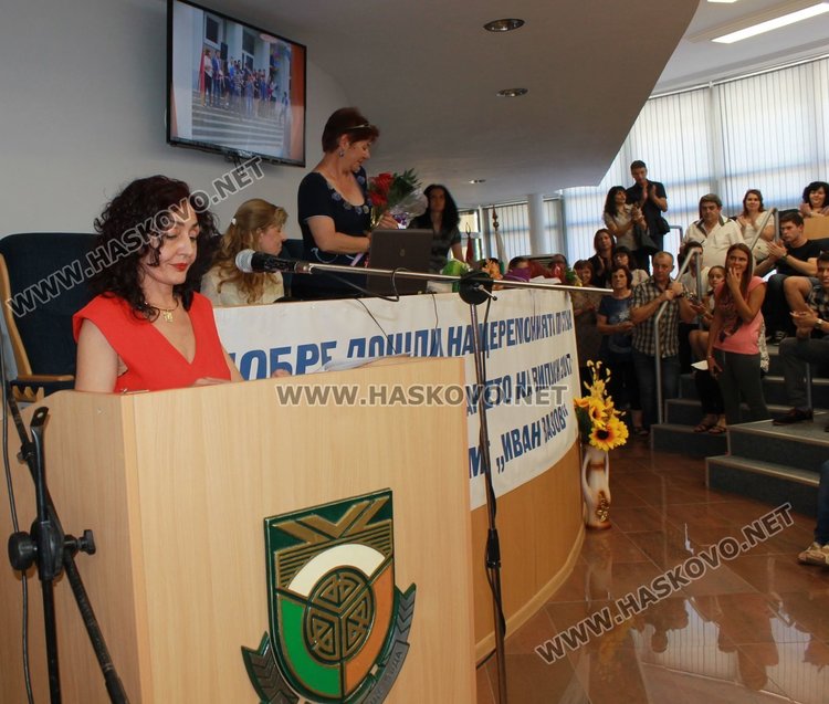 62-ма зрелостници от ПМГ "Иван Вазов" се дипломираха