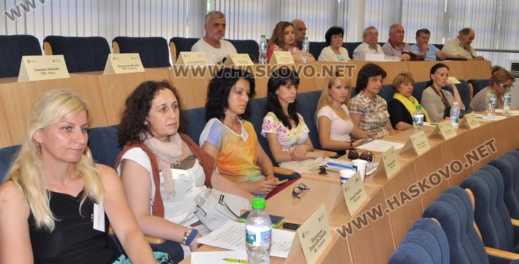 "Светът на българина през ХХ век" нищят 59 специалисти в Димитровград