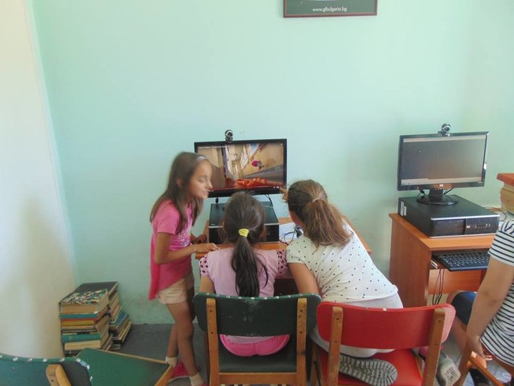 Читалището в Устово забавлява деца в Лятно училище за поредна година