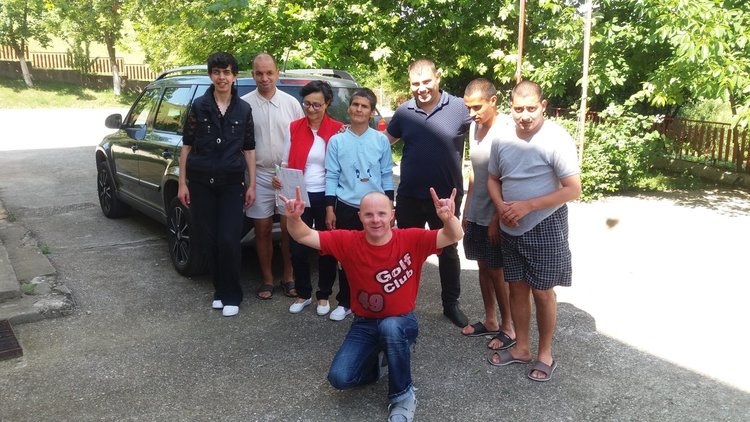 Приключи раздаването на храни от БЧК за социалните домове в Кърджалийско