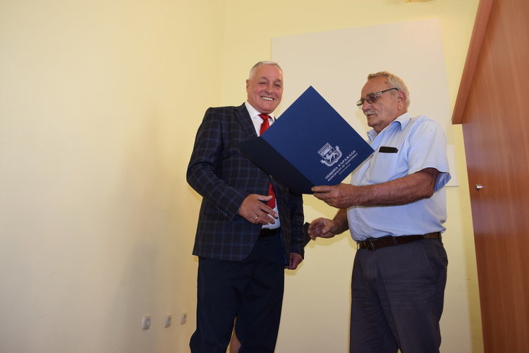 Общинските съветници Миглена Топалова и Назми Мюмюн положиха клетва в местния парламент