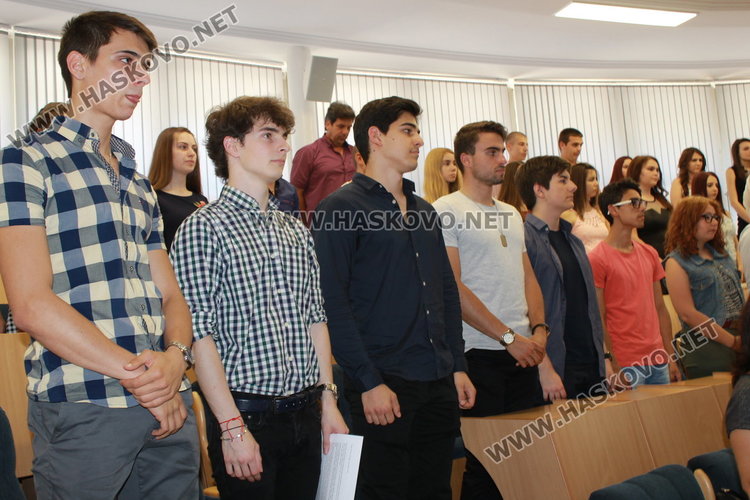 62-ма зрелостници от ПМГ "Иван Вазов" се дипломираха