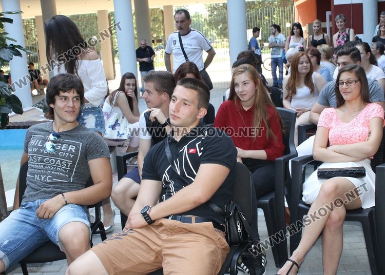 75 богоровци взеха дипломи, Георги Димитров първенец на випуска