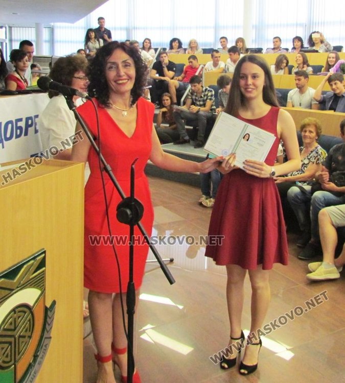 62-ма зрелостници от ПМГ "Иван Вазов" се дипломираха