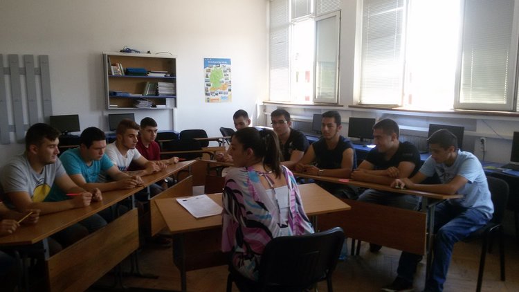 В Електрониката се състезаваха по български език и литература