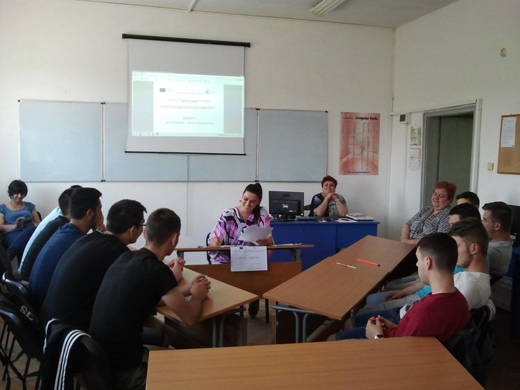 В Електрониката се състезаваха по български език и литература