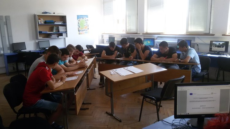 В Електрониката се състезаваха по български език и литература