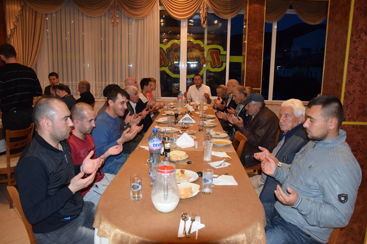 Ресми Мурад даде ифтар по случай свещената нощ Кадир