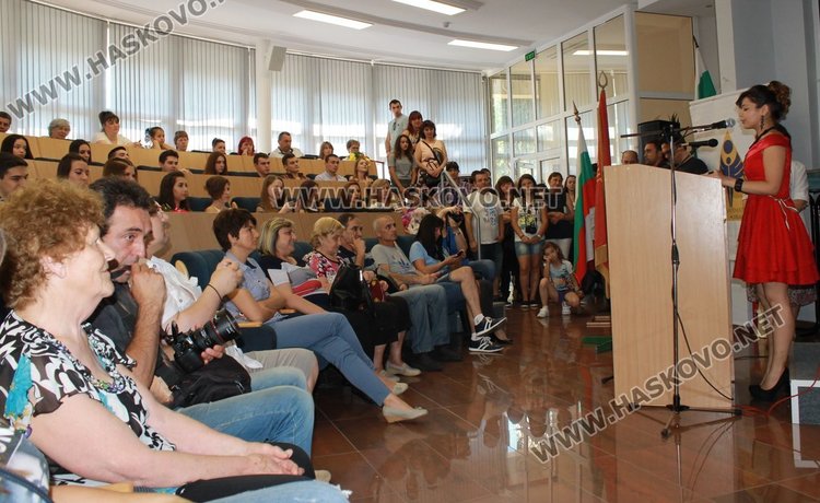 62-ма зрелостници от ПМГ "Иван Вазов" се дипломираха