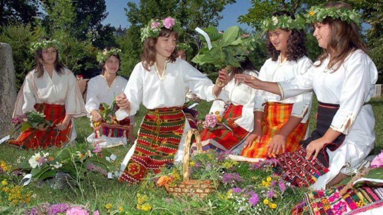 Историческият музей в Кърджали кани на възстановка на Еньовден