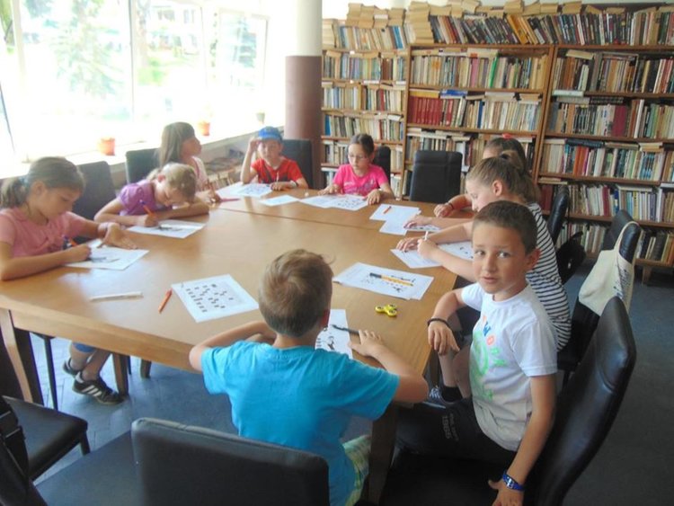 Читалището в Устово забавлява деца в Лятно училище за поредна година