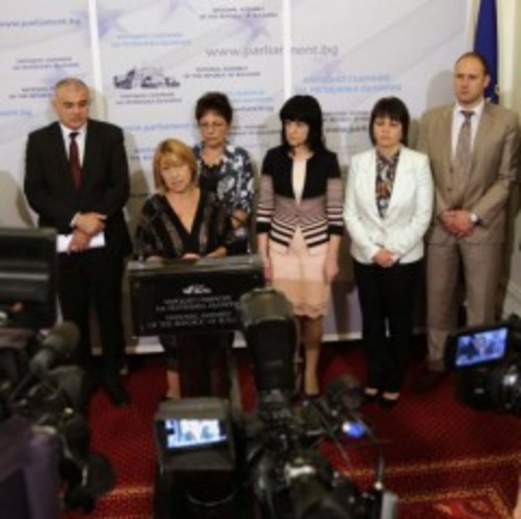 БСП предлага да има социални помощи за деца до 4 клас