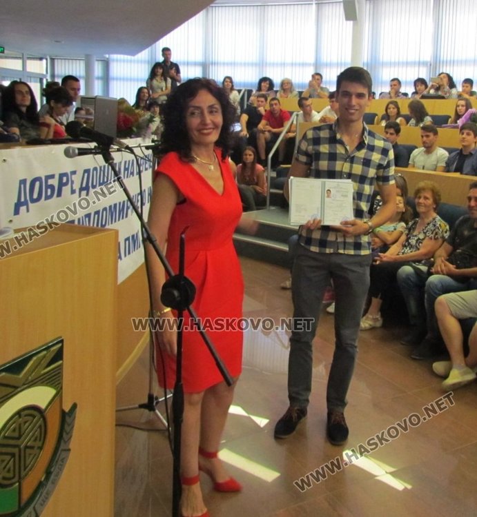 62-ма зрелостници от ПМГ "Иван Вазов" се дипломираха