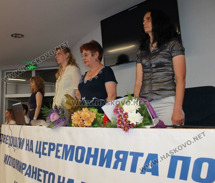 62-ма зрелостници от ПМГ "Иван Вазов" се дипломираха