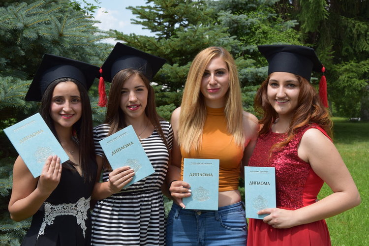 Зрелостниците в Ардино получиха своите дипломи