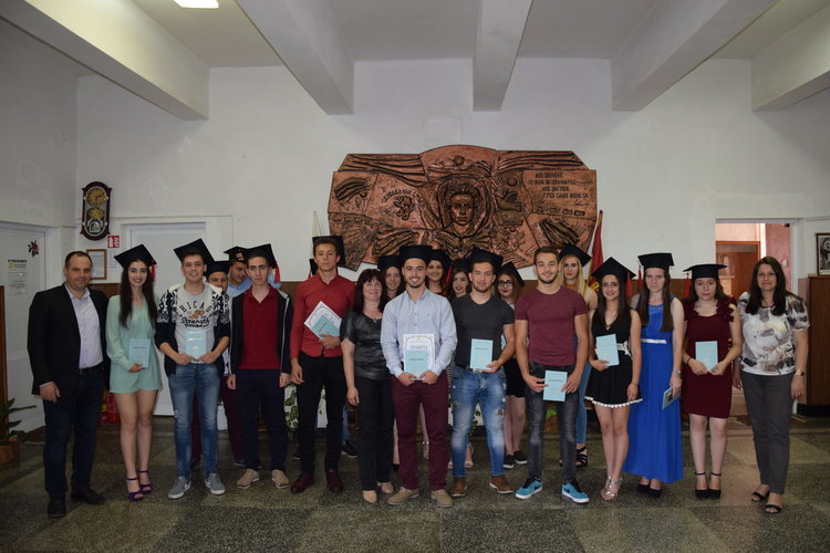Зрелостниците в Ардино получиха своите дипломи