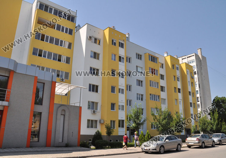 Девети поред блок в Хасково саниран, пускат поръчката за нови 11