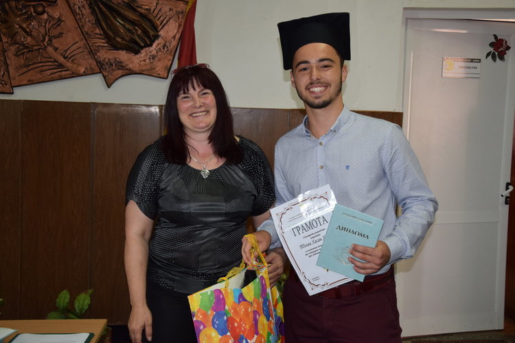 Зрелостниците в Ардино получиха своите дипломи