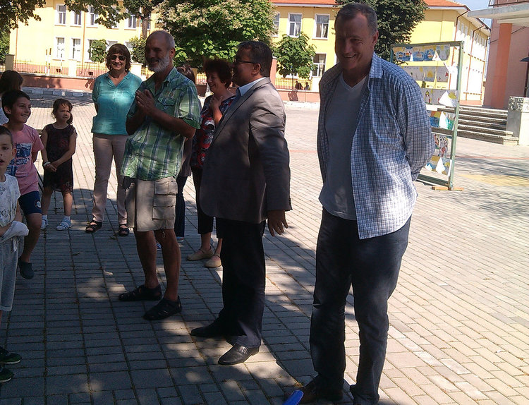 Деца рисуваха в Градина