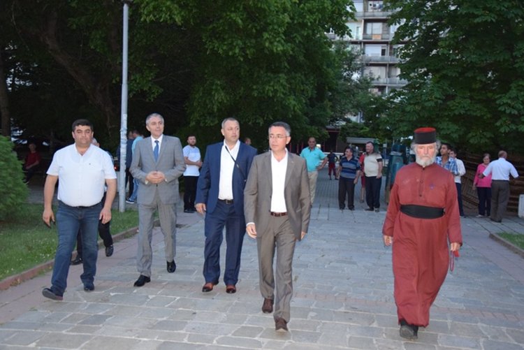 Ифтар събра над 1500 мюсюлмани и християни на обща трапеза в Кърджали