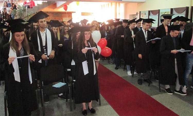 Алековци от Випуск 2017 получиха дипломите си