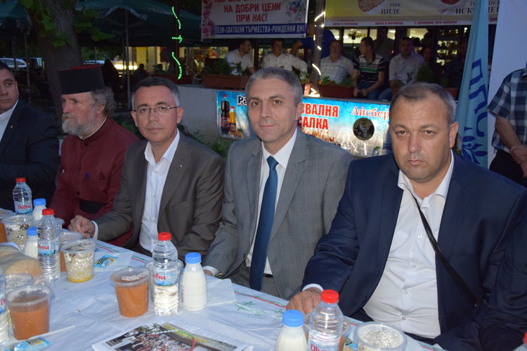 Ифтар събра над 1500 мюсюлмани и християни на обща трапеза в Кърджали