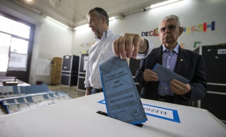 Победа за Дясноцентристките партии на втория тур на местните избори в Италия