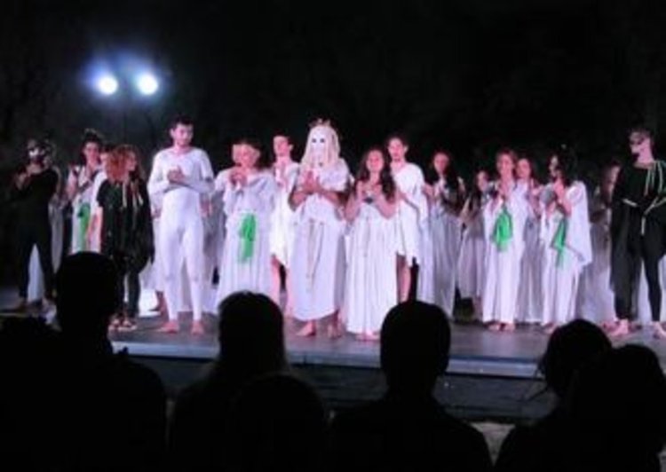 Стотици на "Орфей и Евридика" в подножието на древния Перперикон 