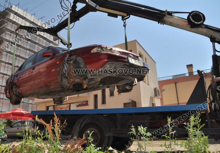 Хасковлийка доволна, че паякът на общината й вдига колата