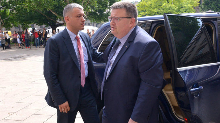 Цацаров за Икономическа полиция: Бог високо, цар далеко