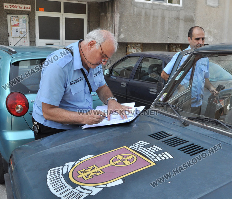 Хасковлийка доволна, че паякът на общината й вдига колата