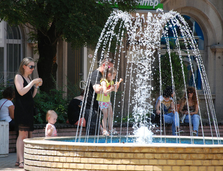 Жълт код за опасна жега в Хасковско, ще ни мори цяла седмица
