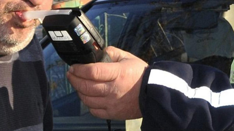 Пиян тираджия удари автобус, дете е тежко ранено