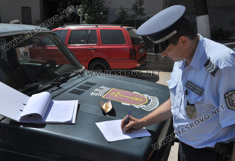 Хасковлийка доволна, че паякът на общината й вдига колата