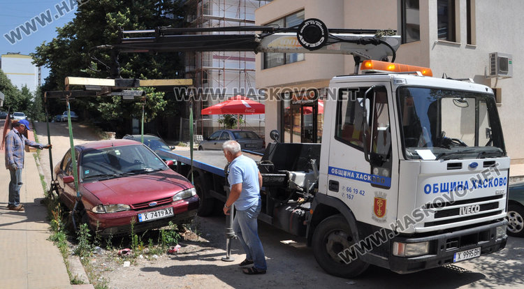 Хасковлийка доволна, че паякът на общината й вдига колата