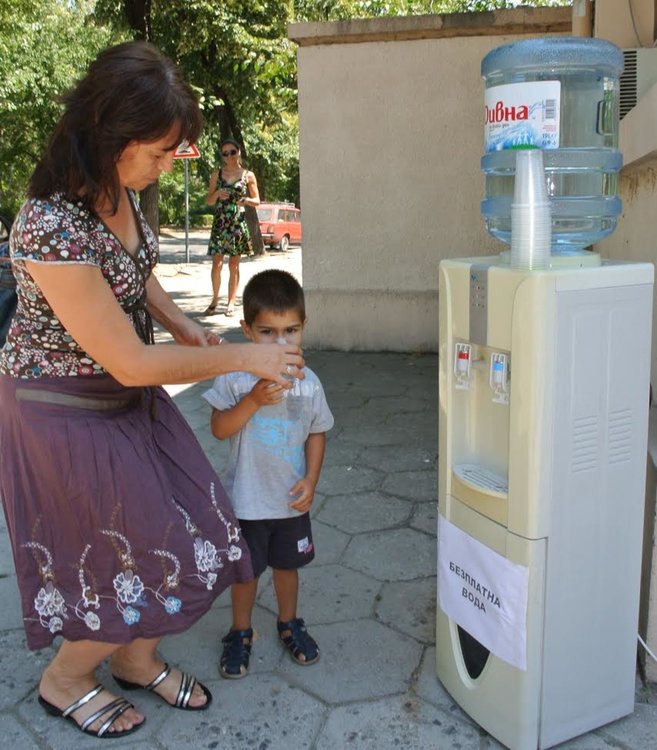 Безплатна вода за димитровградчани в жегите от утре