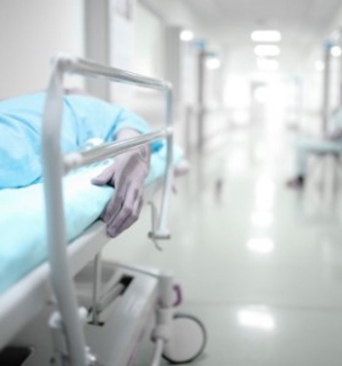 Стандартите в спешната помощ се отлагат за декември