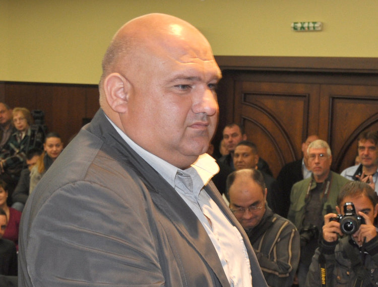 Осъдиха кмета на Узунджово за купуване на гласове, но остава кмет