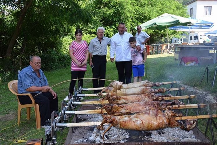 Събор в Синчец събра стотици родопчани и изселници