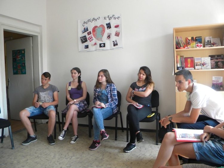 Младежи от Смолян и Кърджали отбелязаха Международния ден за борба с наркоманиите и нелегалния трафик на наркотици