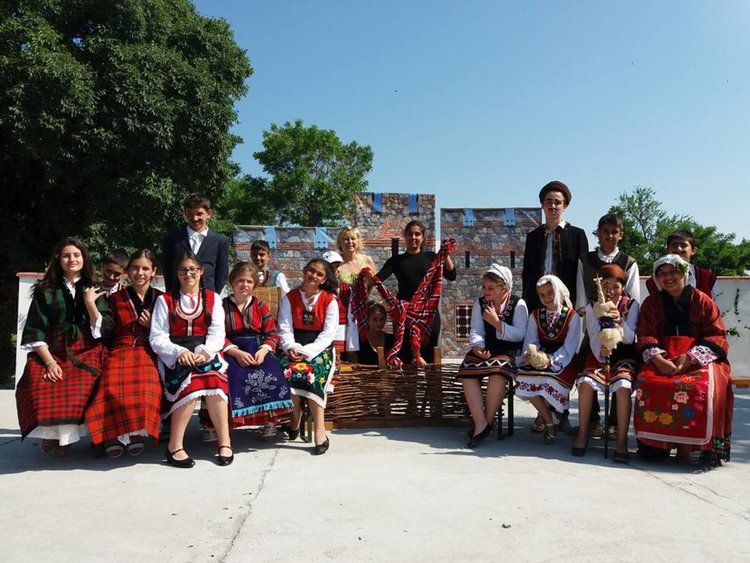 Трупата на "Кирил и Методий" получи приз за опазването на българските традиции