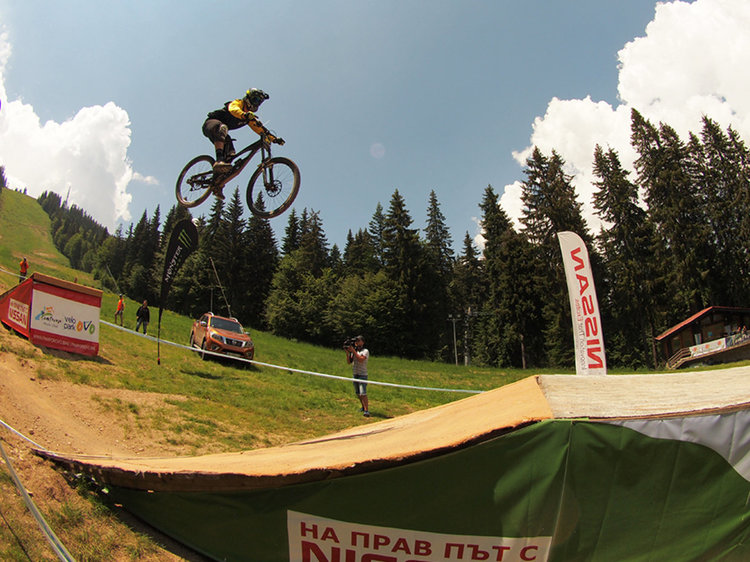 Силен старт на летния сезон в Пампорово-Мечи чал, англичани доминираха в елитното състезание от клас 1