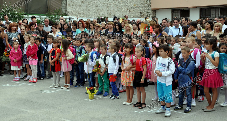 По 250 лв. помощ за бедни първолаци