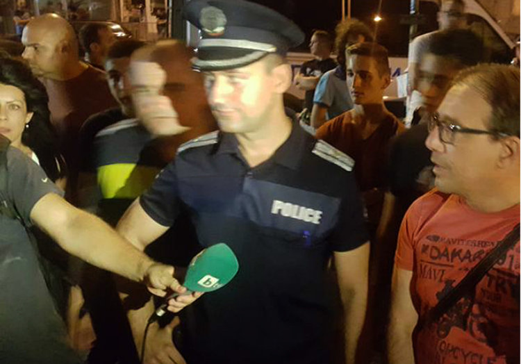 Има арестувани от протестиращите в Асеновград, кметът Караиванов се среща утре с техни представители